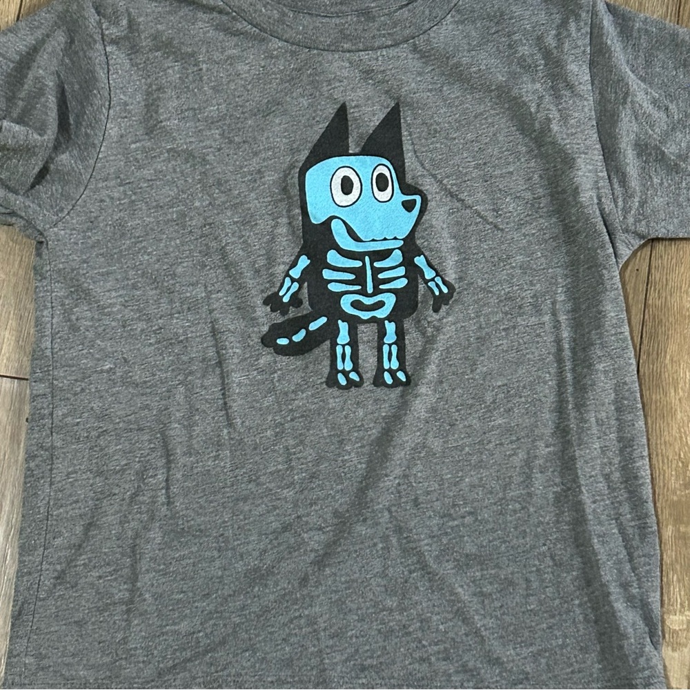 Bluey Skeleton Kids Tshirt Short Sleeve Gray Halloween Graphic Tee Size 5T